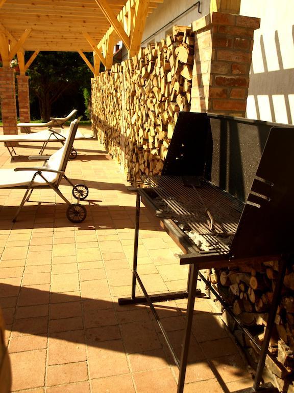 Patkoszeg Vendeghaz Hotel Kaposfo Bagian luar foto
