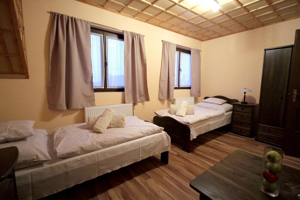 Patkoszeg Vendeghaz Hotel Kaposfo Ruang foto